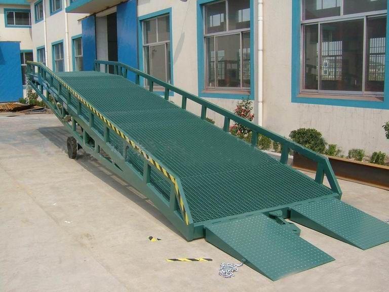 海口登车桥厂家